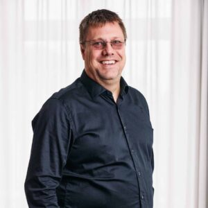 Daniel Bengtsson i svart skjorta