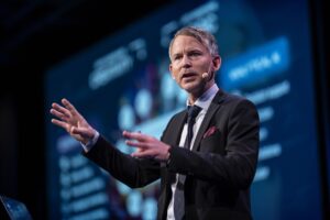 Möt Henrik Larsson Broman