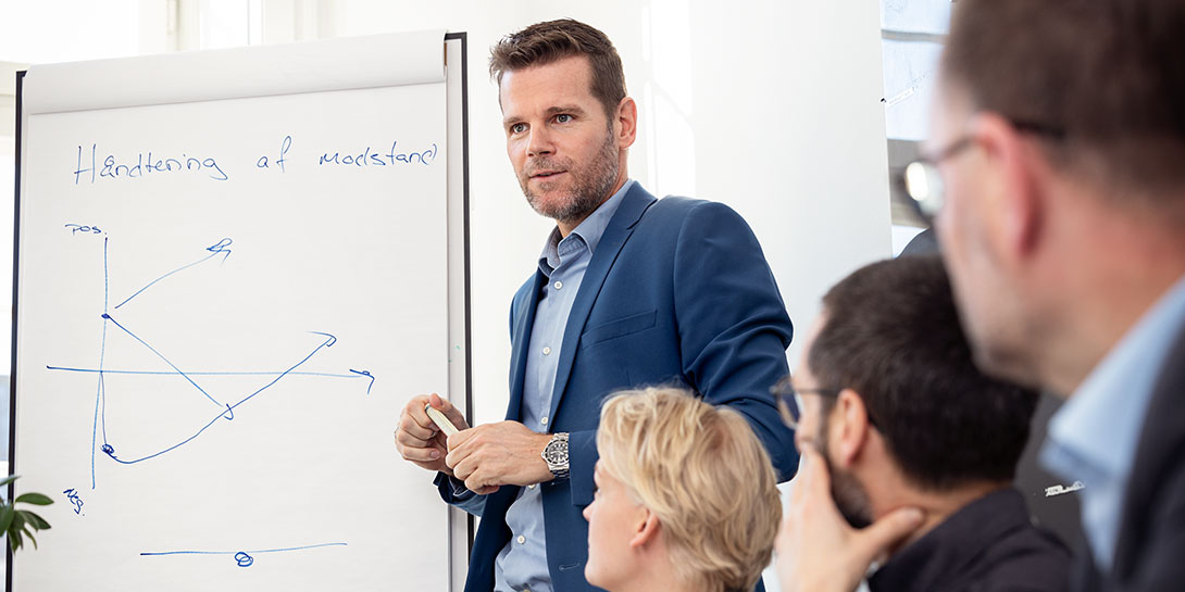 Mathias Grüttner is an expert in strategic communication and storytelling