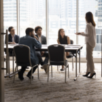 Därför sopar kompetensnätverk banan med traditionella kurser